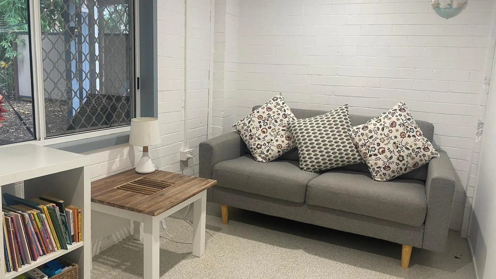 Pet Friendly Beachfront Home- Sleeps 8 Toogoom