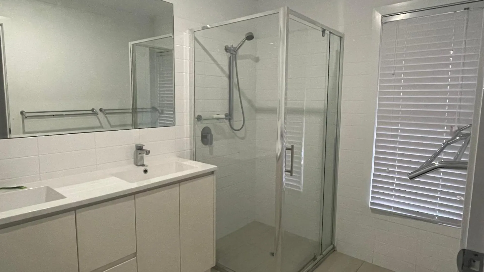 Pet Friendly Beachfront Home- Sleeps 8 Toogoom Australia